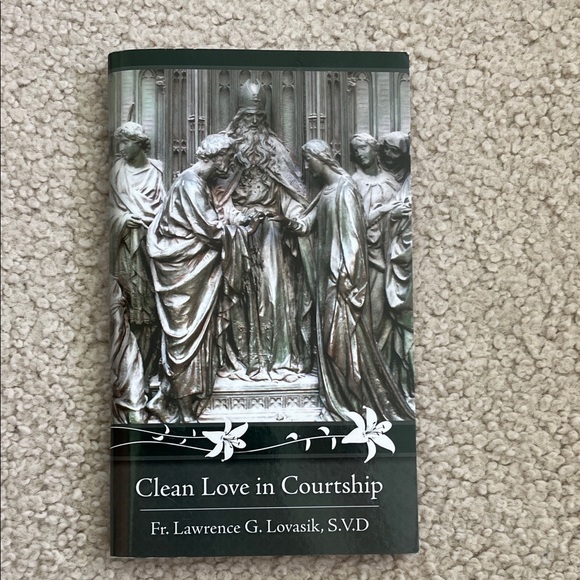 Clean Love in Courtship Book - Picture 1 of 1